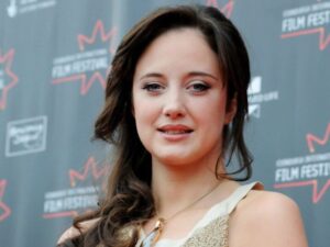 Andrea Riseborough hot