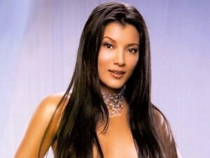 Kelly Hu