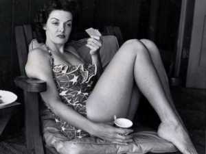 50 Rare Vintage Photos of Hollywood’s Hottest Classic Beauties (1)